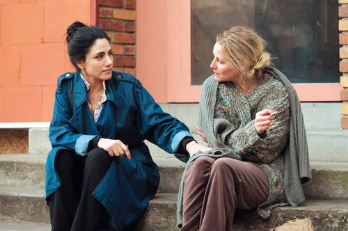 ronit elkabetz a gauche
