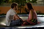 john krasinski maya rudolph sur un trampoline