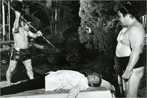 herve-villechaise-et-roger-moore-jpg
