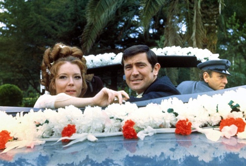 diana-rigg-et-george-lazenby-png