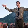 Tom Cavanagh parle au micro