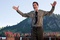 Tom Cavanagh parle au micro