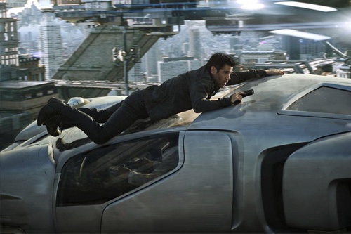 colin-farrell-sur-une-voiture-jpg