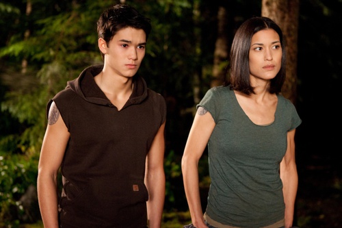 booboo-stewart-et-julia-jones-jpg