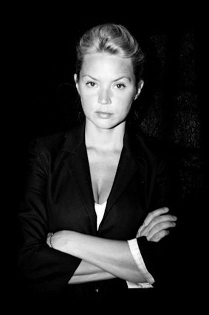 photo promotionnelle virgine efira