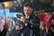 Johnny Hallyday sous la pluie
