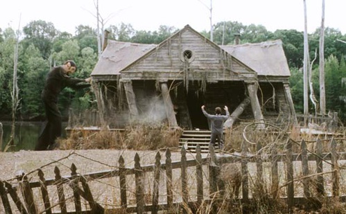 matthew mcgrory redressant une maison