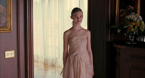 Elle Fanning en robe