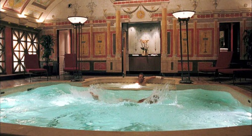 Stephen Dorff et Elle Fanning à la piscine de l'hôtel