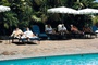 Stephen Dorff et Elle Fanning au bord de la piscine
