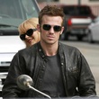 cam gigandet avec christina aguilera derri  re