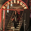 cher dans son bar