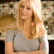 christina aguilera en serveuse