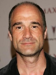  Elias Koteas