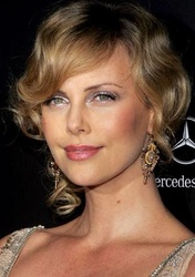 Charlize Theron