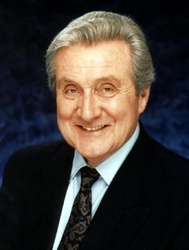  Patrick MacNee