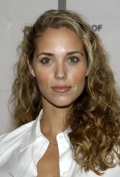  Elizabeth Berkley