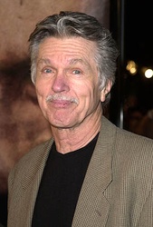  Tom Skerritt