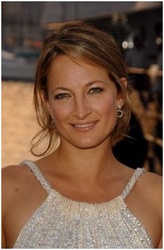  Zoë Bell