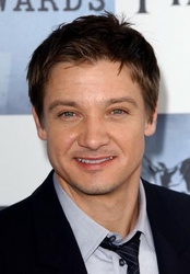  Jeremy Renner