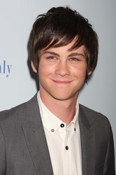 Logan Lerman