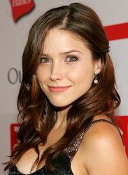  Sophia Bush