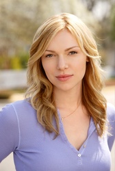  Laura Prepon
