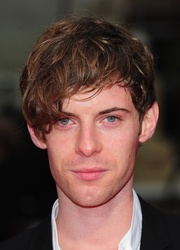  Luke Treadaway 