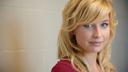  Ellen Woglom