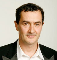  Julian Farino