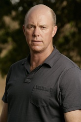  Michael Gaston