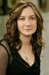  Sara Gilbert