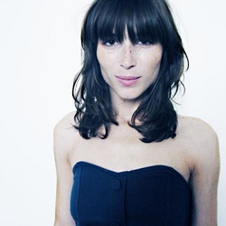  Liza Manili 