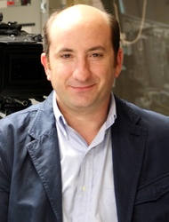  Antonio Albanese
