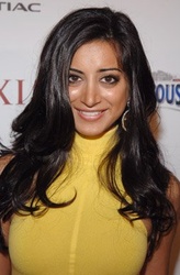  Noureen Dewulf