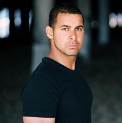  Jon Huertas