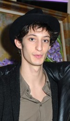  Pierre Niney
