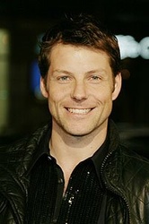  Jamie Bamber