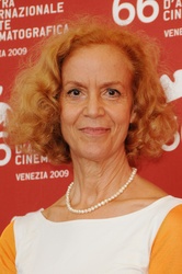  Lucia  Poli