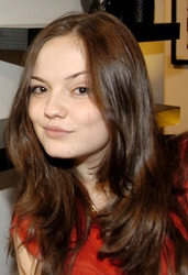  Emily Meade