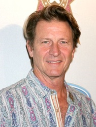  Brett Cullen