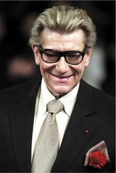  Yves Saint-Laurent