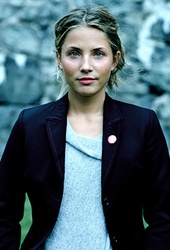  Tuva Novotny