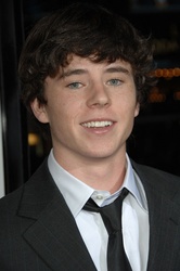  Charlie McDermott