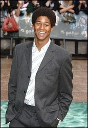  Alfie Enoch