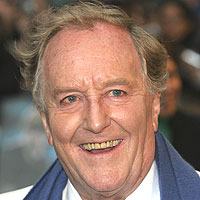  Robert Hardy