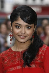  Afshan Azad