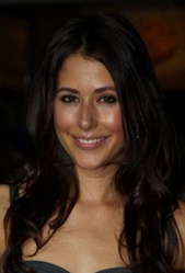  Amanda Crew