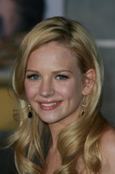  Brittany Robertson