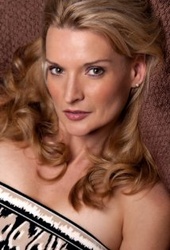  Andrea Powell